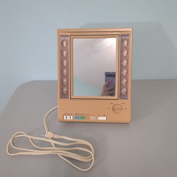 CLAIROL True-to-Light Portable Make Up Mirror+Lamp LM-7 Outlet+4 Light Settings - Picture 1 of 3